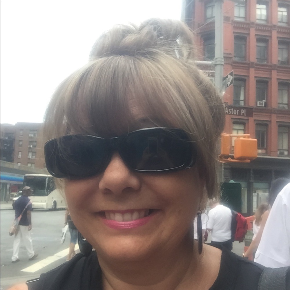 Meet your Posher, Pam